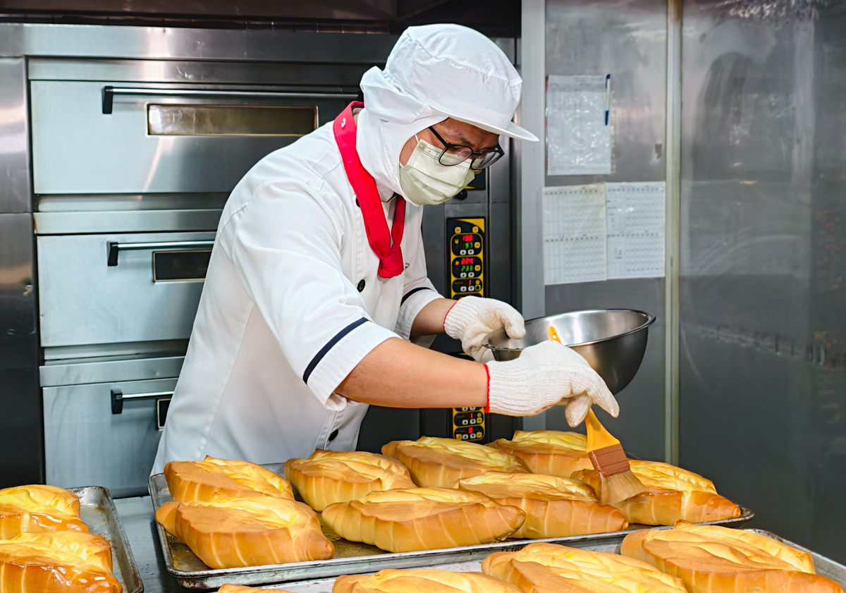 [高雄]方師傅點心坊-在地人吃20年經典高雄羅宋代表!香酥外皮奶香濃郁~也是超夯的高雄伴手禮 @美食好芃友（芃芃）