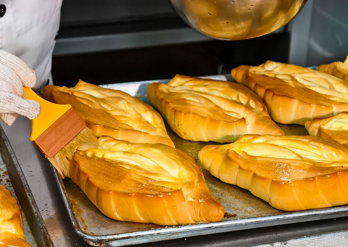 [高雄]方師傅點心坊-在地人吃20年經典高雄羅宋代表!香酥外皮奶香濃郁~也是超夯的高雄伴手禮 @美食好芃友（芃芃）