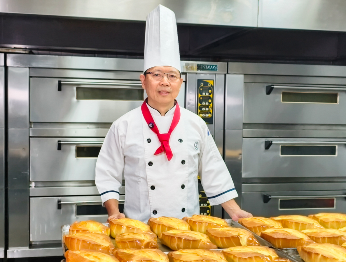 [高雄]方師傅點心坊-在地人吃20年經典高雄羅宋代表!香酥外皮奶香濃郁~也是超夯的高雄伴手禮 @美食好芃友（芃芃）