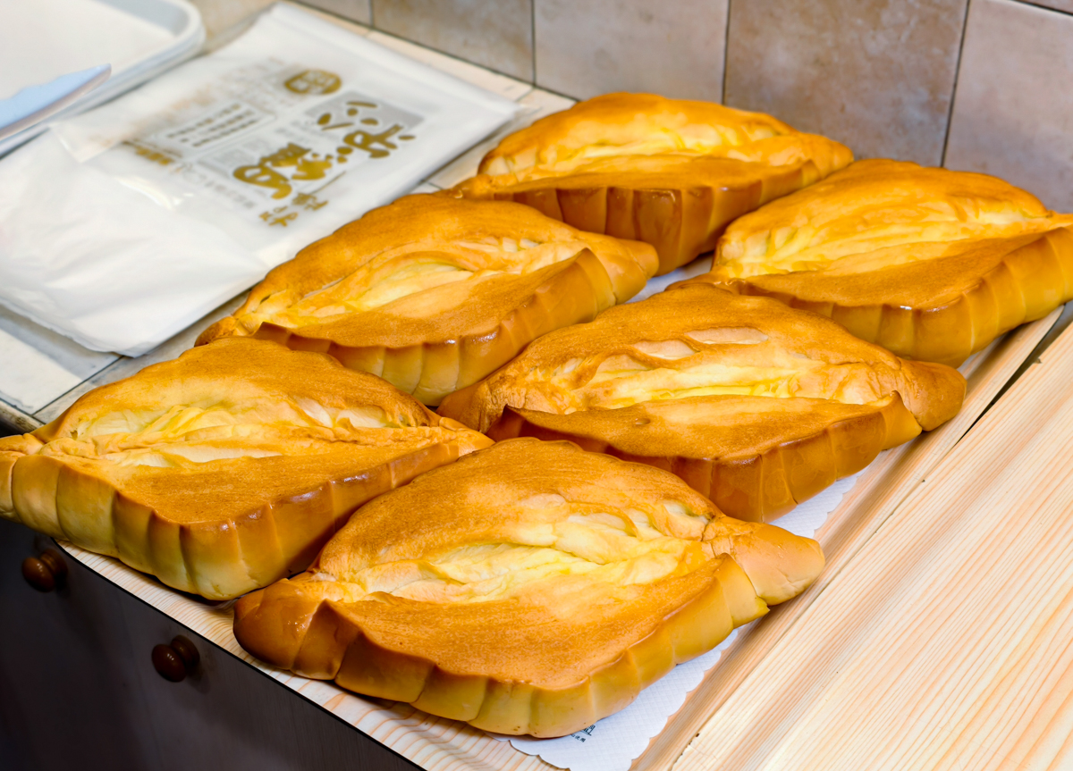 [高雄]方師傅點心坊-在地人吃20年經典高雄羅宋代表!香酥外皮奶香濃郁~也是超夯的高雄伴手禮 @美食好芃友（芃芃）