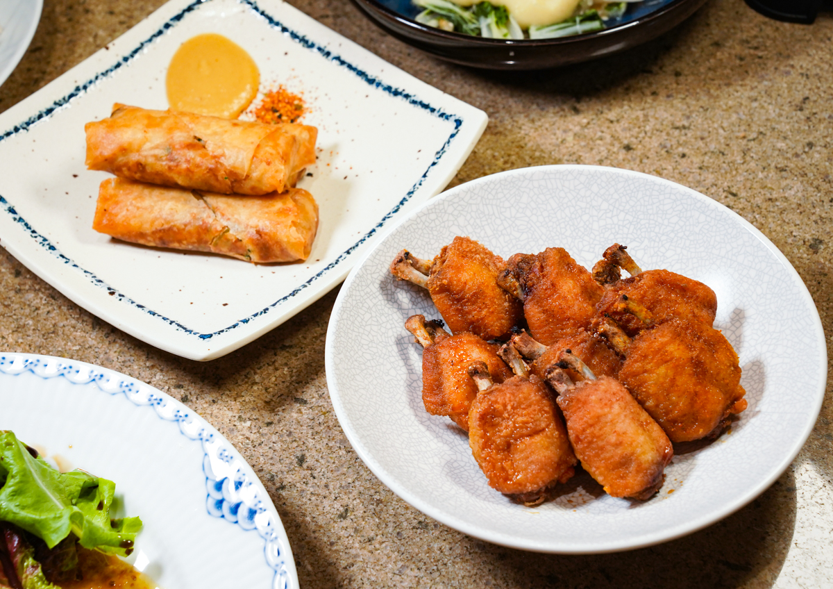 [高雄]柒壹喫堂x鹽海小餐館－鹽埕聚餐秘境!高雄最多好吃下酒菜的小餐館 @美食好芃友（芃芃）