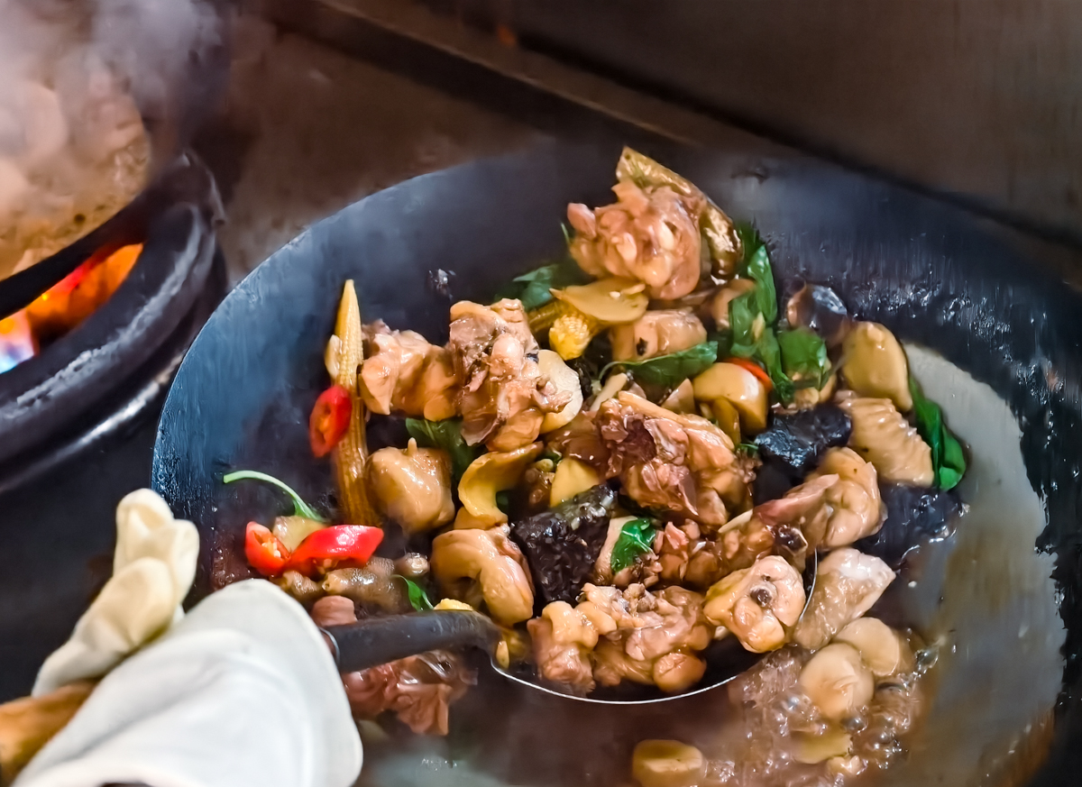 [台南]馨味胡椒白菜雞-一年只賣3個月台南胡椒白菜雞!每天外帶塞爆、內用一位難求 @美食好芃友（芃芃）