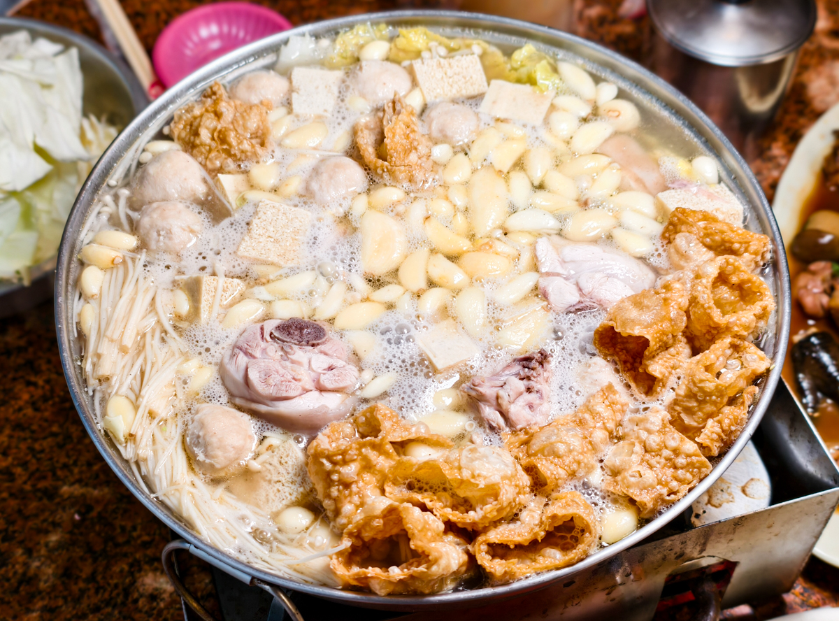 [台南]馨味胡椒白菜雞-一年只賣3個月台南胡椒白菜雞!每天外帶塞爆、內用一位難求 @美食好芃友（芃芃）