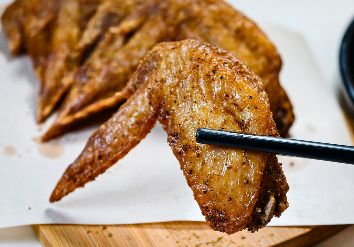 [高雄巨蛋美食]翠王港式茶餐廳-每日客滿高雄港式茶餐廳!超級港味的飛天廣炒麵x臘味排骨煲仔飯 @美食好芃友（芃芃）