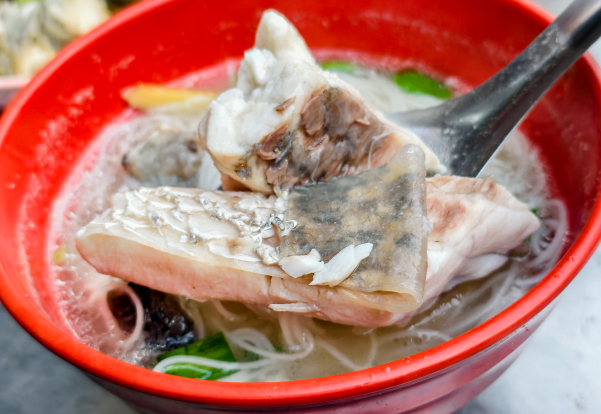 [高雄]秋霞鱸魚麵線-在地老饕推薦!超鮮高雄鱸魚麵線~高雄自強夜市50年老味道 @美食好芃友（芃芃）