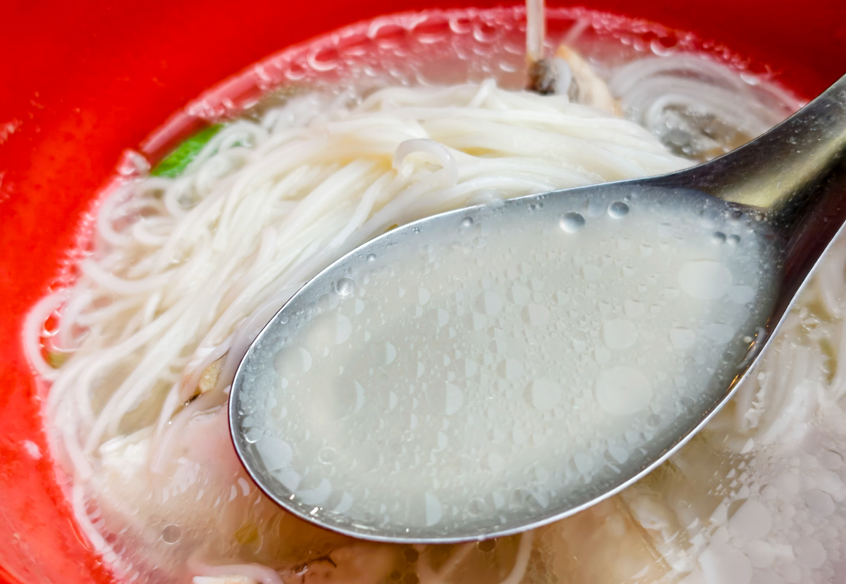 [高雄]秋霞鱸魚麵線-在地老饕推薦!超鮮高雄鱸魚麵線~高雄自強夜市50年老味道 @美食好芃友（芃芃）