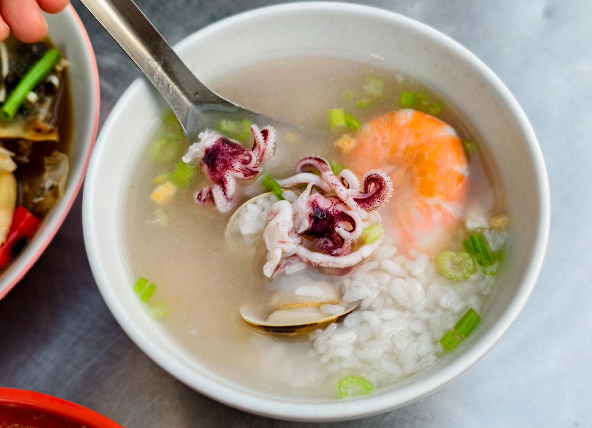 [高雄]秋霞鱸魚麵線-在地老饕推薦!超鮮高雄鱸魚麵線~高雄自強夜市50年老味道 @美食好芃友（芃芃）