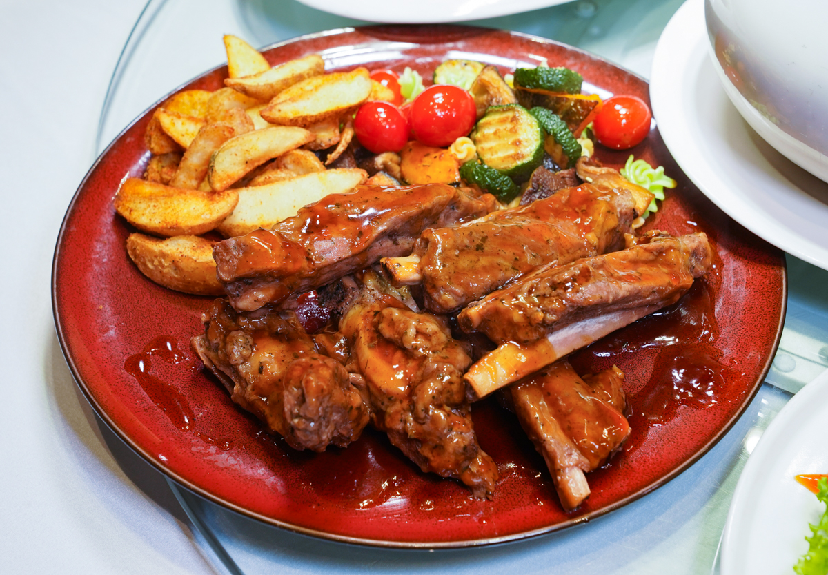 [高雄]晶綺盛宴2026外帶年菜-最划算高雄星級飯店愛外帶年菜!親民價格頂級澎湃菜色! @美食好芃友（芃芃）