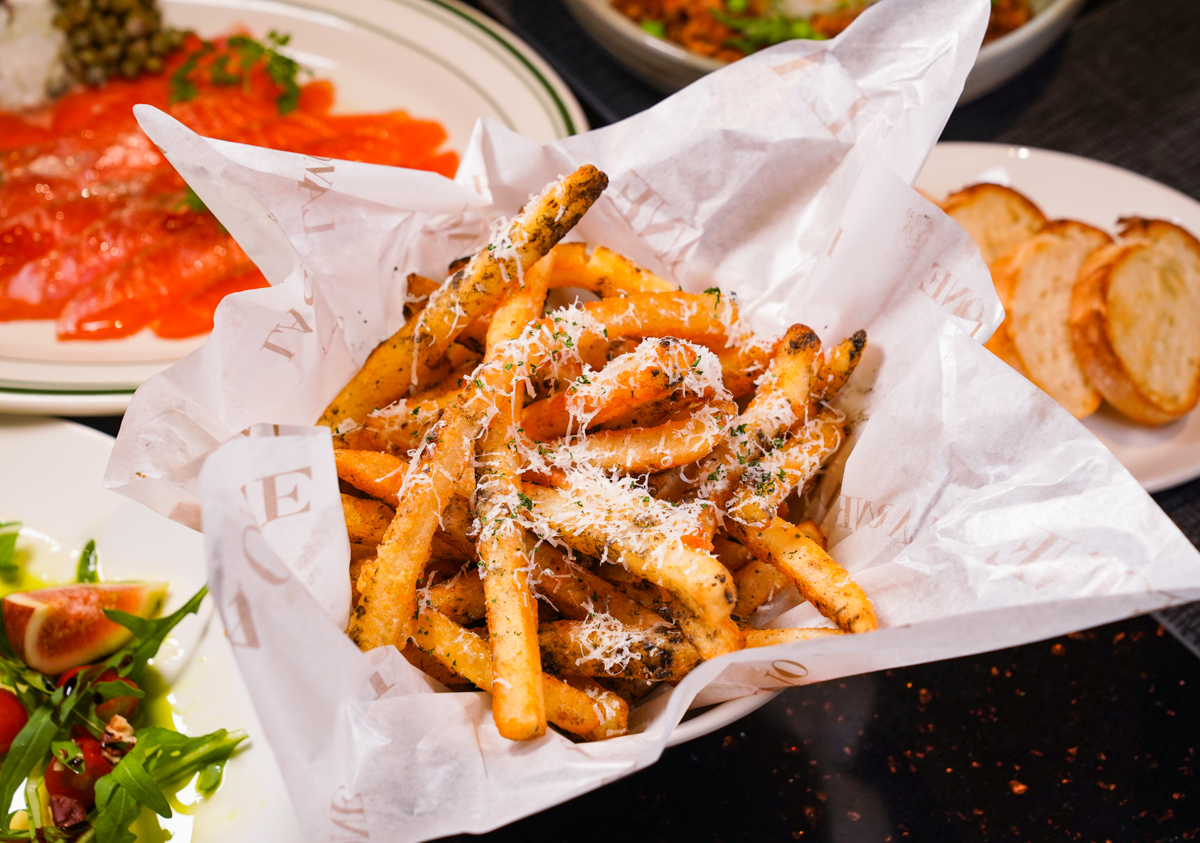 [高雄]LA ONE Pizza-超有歐洲氛圍義式窯烤高雄披薩店!一吃愛上豹紋披薩~ @美食好芃友（芃芃）