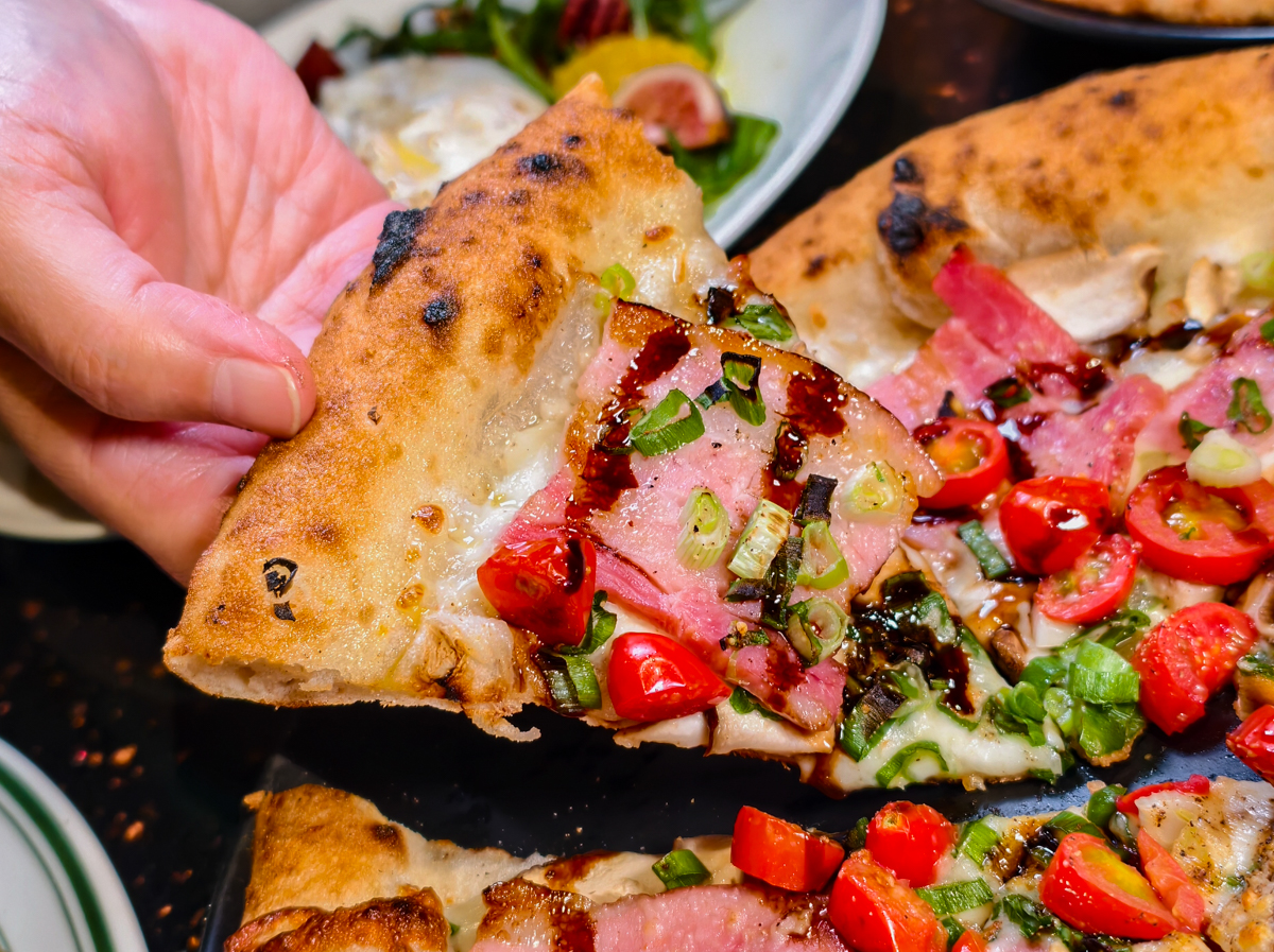 [高雄]LA ONE Pizza-超有歐洲氛圍義式窯烤高雄披薩店!一吃愛上豹紋披薩~ @美食好芃友（芃芃）