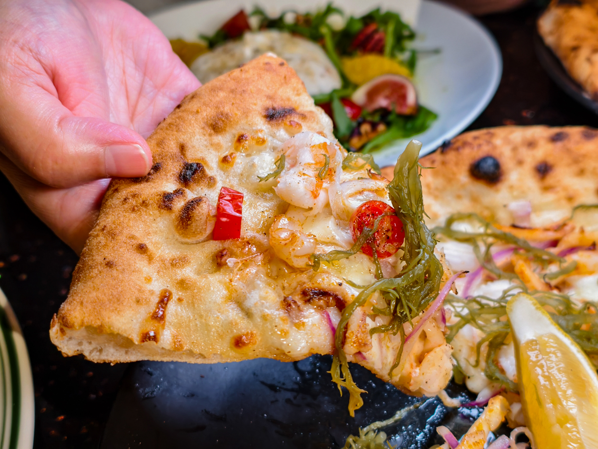 [高雄]LA ONE Pizza-超有歐洲氛圍義式窯烤高雄披薩店!一吃愛上豹紋披薩~ @美食好芃友（芃芃）