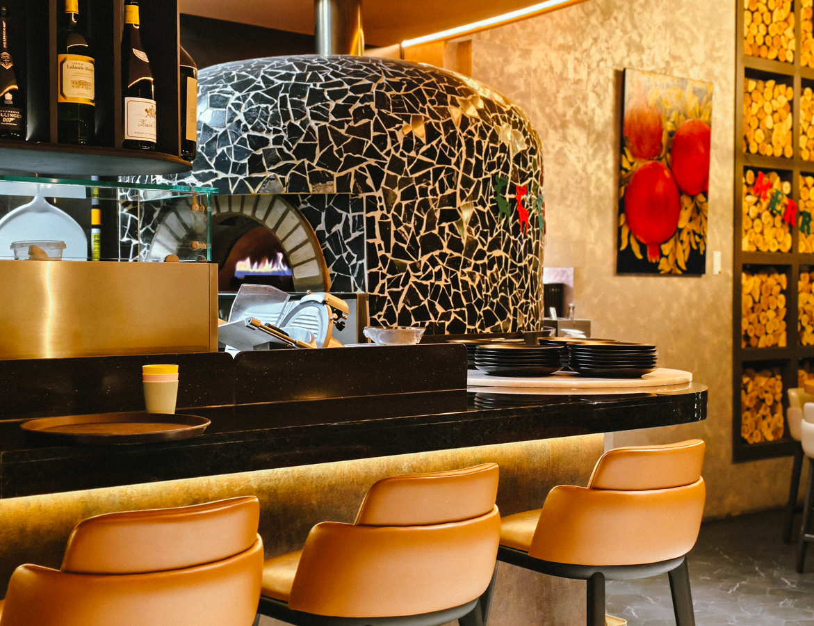 [高雄]LA ONE Pizza-超有歐洲氛圍義式窯烤高雄披薩店!一吃愛上豹紋披薩~ @美食好芃友（芃芃）