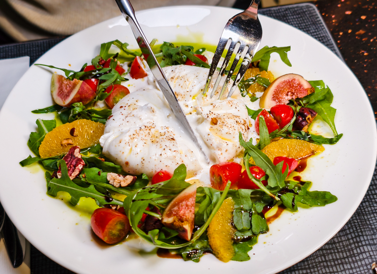 [高雄]LA ONE Pizza-超有歐洲氛圍義式窯烤高雄披薩店!一吃愛上豹紋披薩~ @美食好芃友（芃芃）