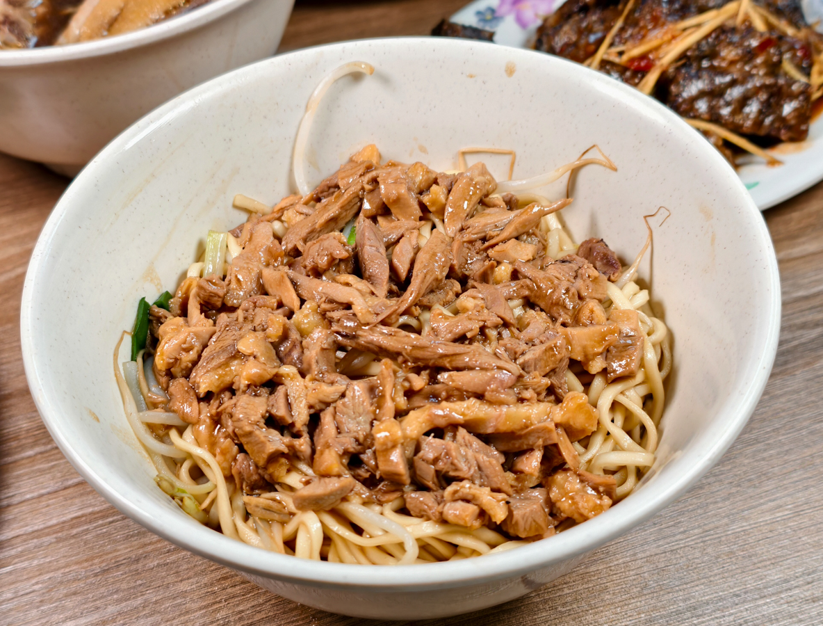 [高雄]梅州當歸鴨-在地20年高雄鴨肉老店!神級鴨片飯、超厲害當歸鴨 @美食好芃友（芃芃）