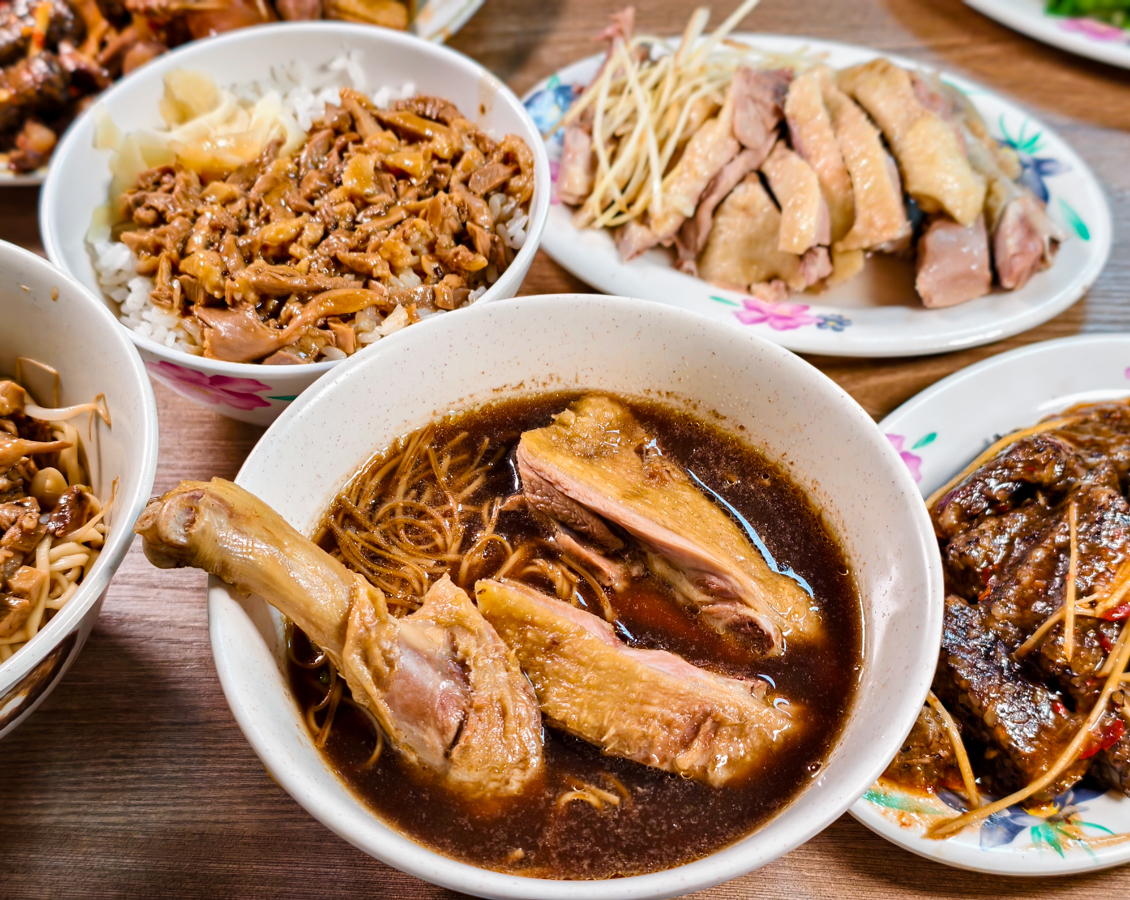 [高雄]梅州當歸鴨-在地20年高雄鴨肉老店!神級鴨片飯、超厲害當歸鴨 @美食好芃友（芃芃）