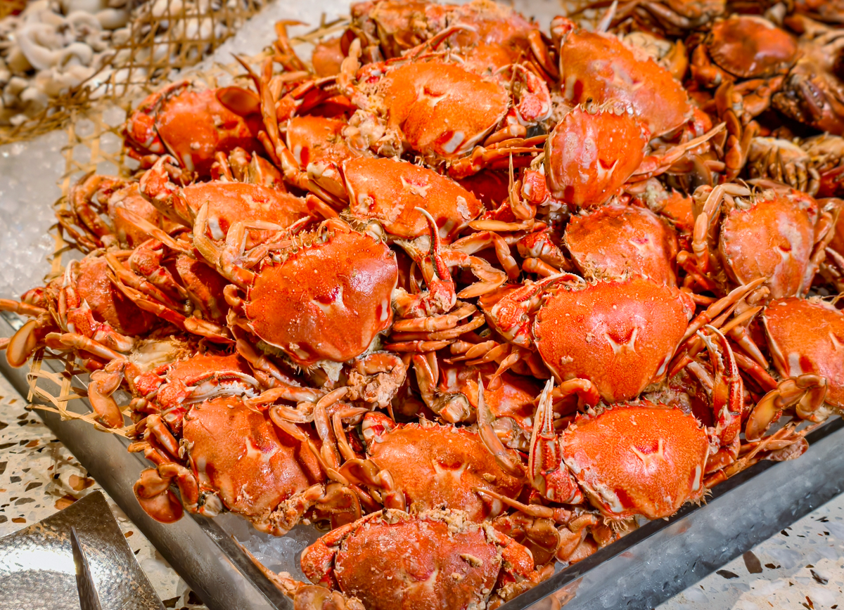 [高雄]高雄日航SERENA全日餐廳-高雄自助餐秋冬吃蟹第一選擇!有爆蛋紅蟳的螃蟹山! @美食好芃友（芃芃）