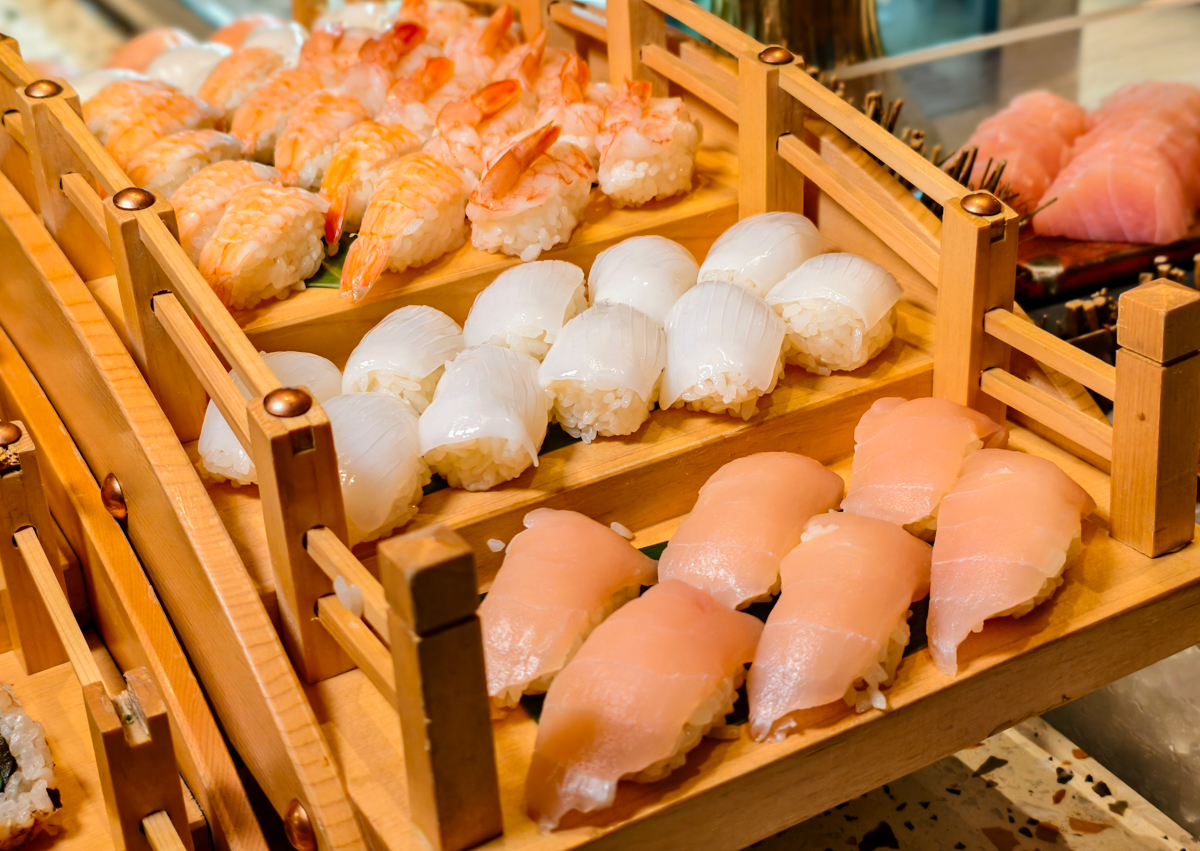 [高雄]高雄日航SERENA全日餐廳-高雄自助餐秋冬吃蟹第一選擇!有爆蛋紅蟳的螃蟹山! @美食好芃友（芃芃）