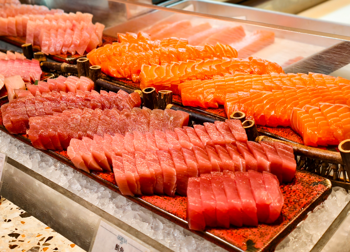 [高雄]高雄日航SERENA全日餐廳-高雄自助餐秋冬吃蟹第一選擇!有爆蛋紅蟳的螃蟹山! @美食好芃友（芃芃）