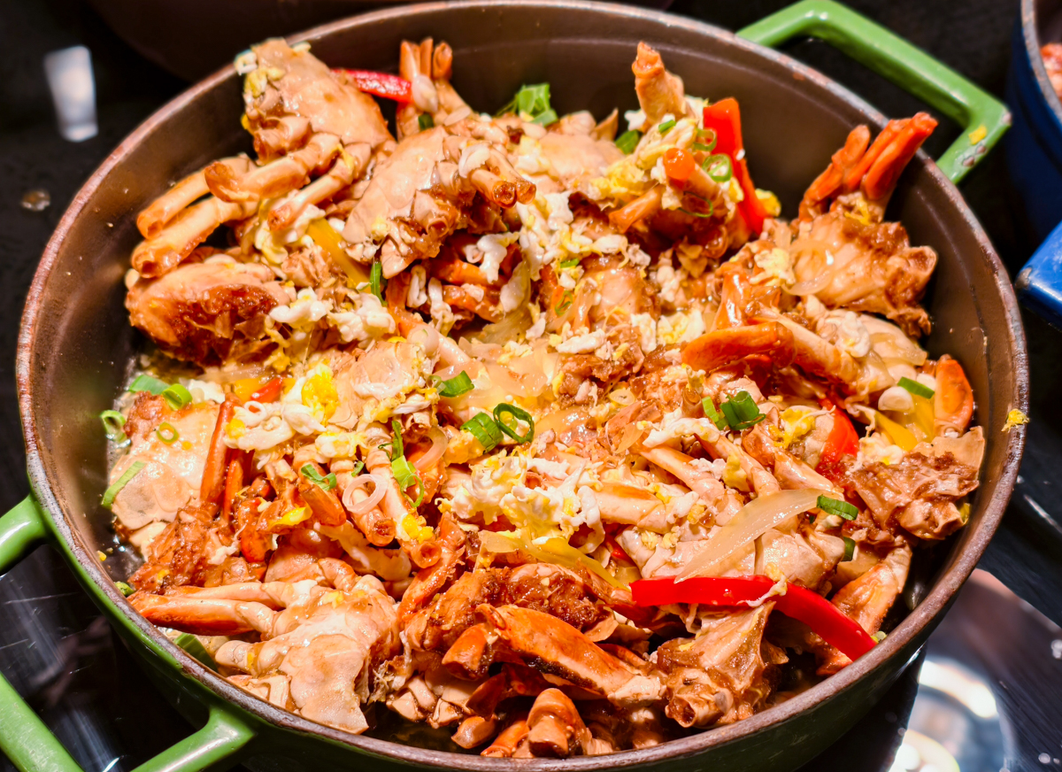 [高雄]高雄日航SERENA全日餐廳-高雄自助餐秋冬吃蟹第一選擇!有爆蛋紅蟳的螃蟹山! @美食好芃友（芃芃）