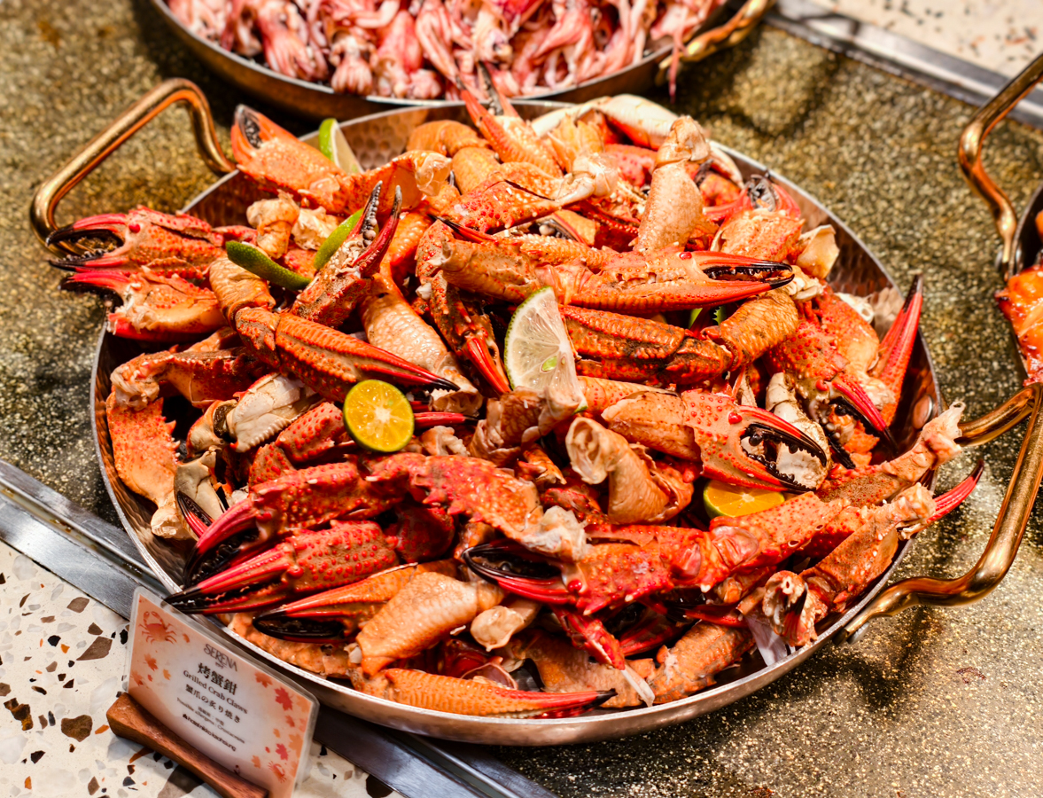 [高雄]高雄日航SERENA全日餐廳-高雄自助餐秋冬吃蟹第一選擇!有爆蛋紅蟳的螃蟹山! @美食好芃友（芃芃）