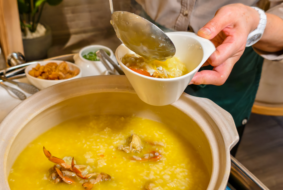 [高雄]高雄日航SERENA全日餐廳-高雄自助餐秋冬吃蟹第一選擇!有爆蛋紅蟳的螃蟹山! @美食好芃友（芃芃）