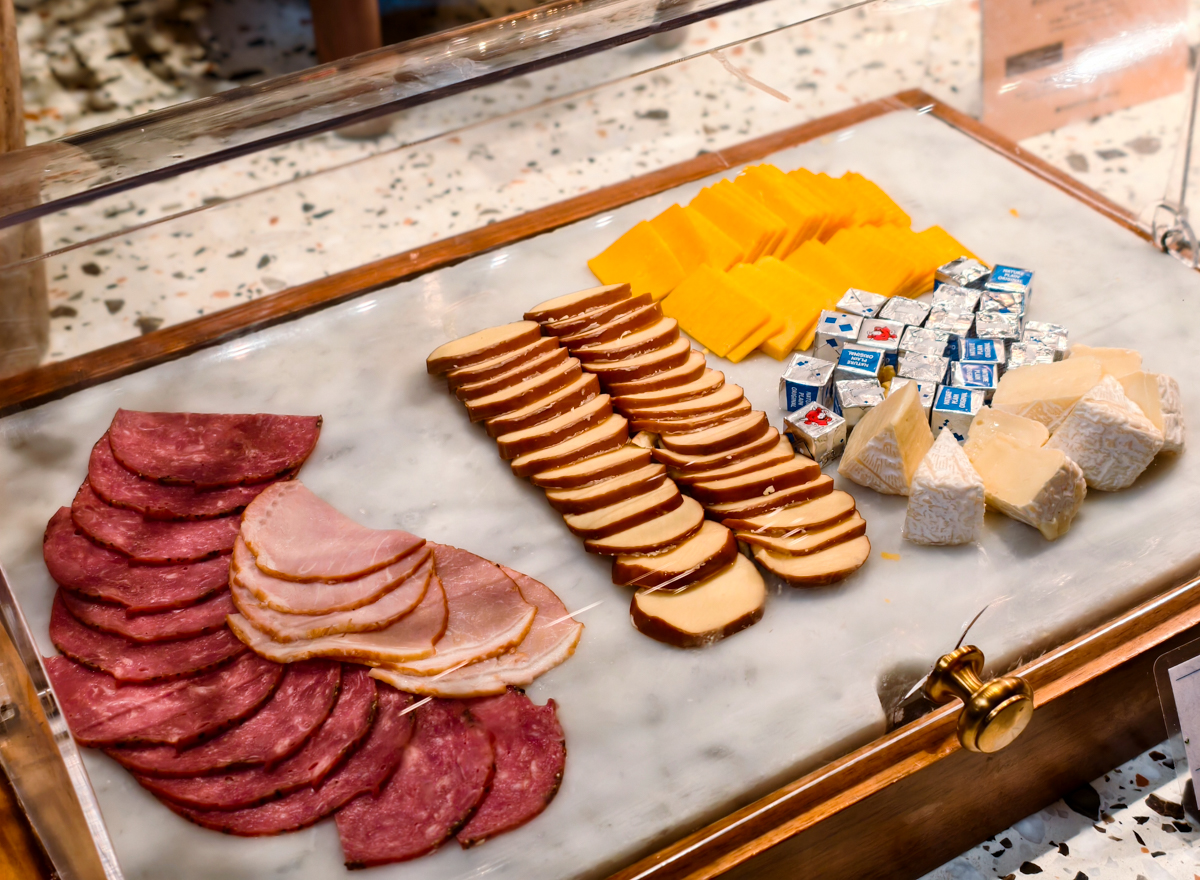 [高雄]高雄日航SERENA全日餐廳-高雄自助餐秋冬吃蟹第一選擇!有爆蛋紅蟳的螃蟹山! @美食好芃友（芃芃）