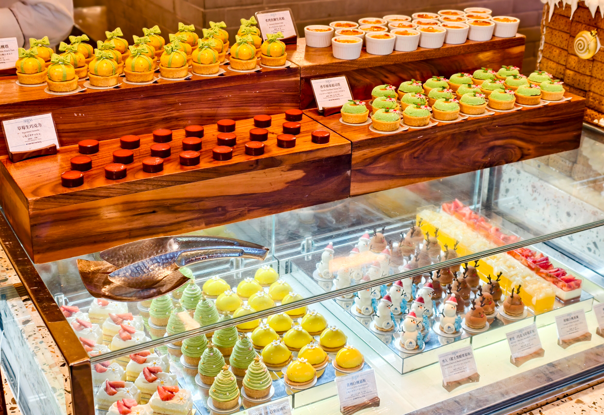 [高雄]高雄日航SERENA全日餐廳-高雄自助餐秋冬吃蟹第一選擇!有爆蛋紅蟳的螃蟹山! @美食好芃友（芃芃）