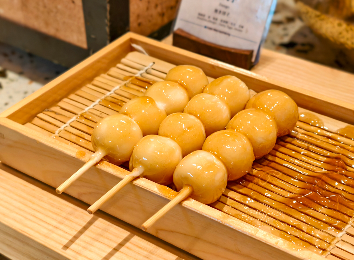 [高雄]高雄日航SERENA全日餐廳-高雄自助餐秋冬吃蟹第一選擇!有爆蛋紅蟳的螃蟹山! @美食好芃友（芃芃）