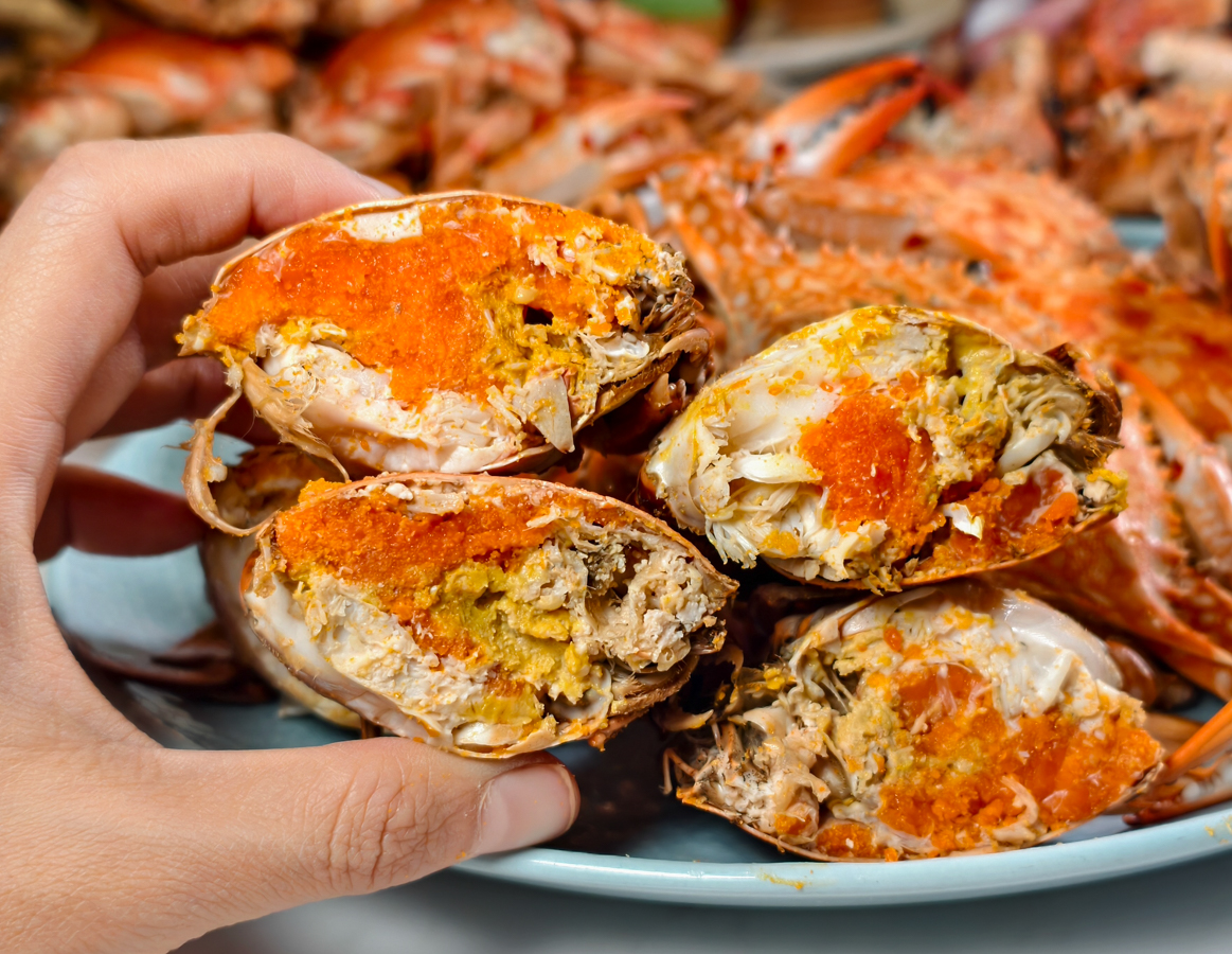 [高雄]高雄日航SERENA全日餐廳-高雄自助餐秋冬吃蟹第一選擇!有爆蛋紅蟳的螃蟹山! @美食好芃友（芃芃）