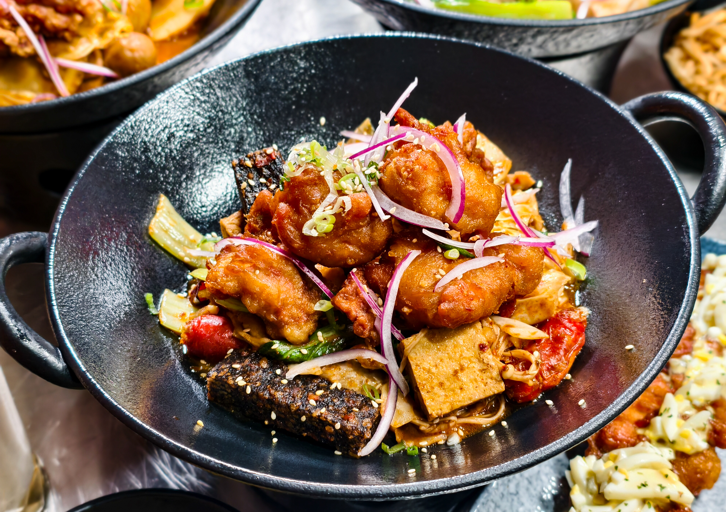 [高雄]燃燃極燒乾鍋-高雄三民區人氣美食晚餐宵夜! 乾鍋有整片雞排和炸魷魚~還可以內用超素西 @美食好芃友（芃芃）