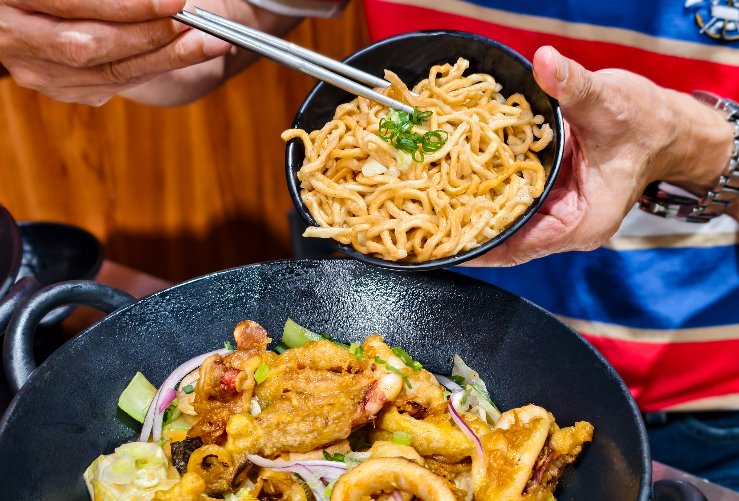 [高雄]燃燃極燒乾鍋-高雄三民區人氣美食晚餐宵夜! 乾鍋有整片雞排和炸魷魚~還可以內用超素西 @美食好芃友（芃芃）