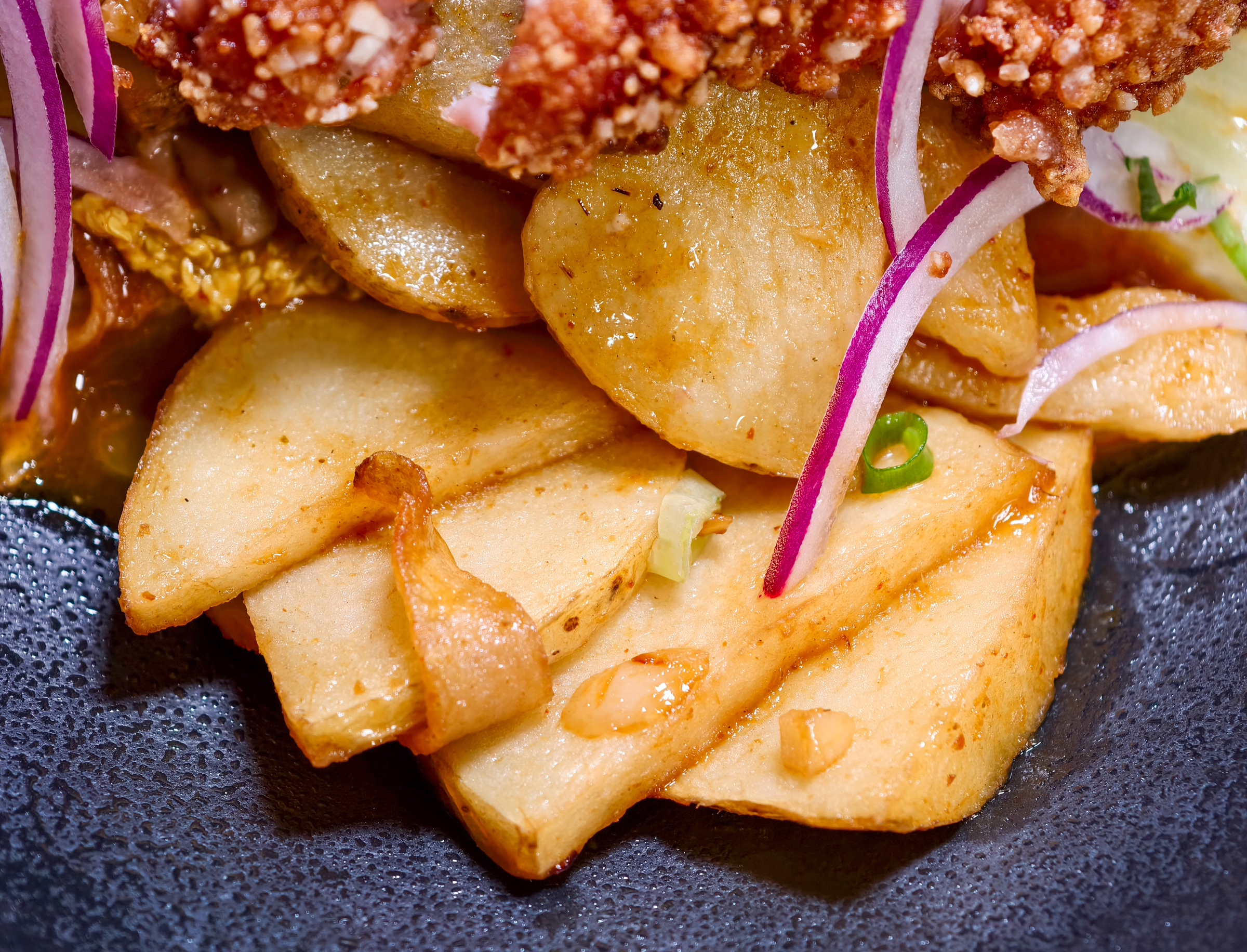 [高雄]燃燃極燒乾鍋-高雄三民區人氣美食晚餐宵夜! 乾鍋有整片雞排和炸魷魚~還可以內用超素西 @美食好芃友（芃芃）