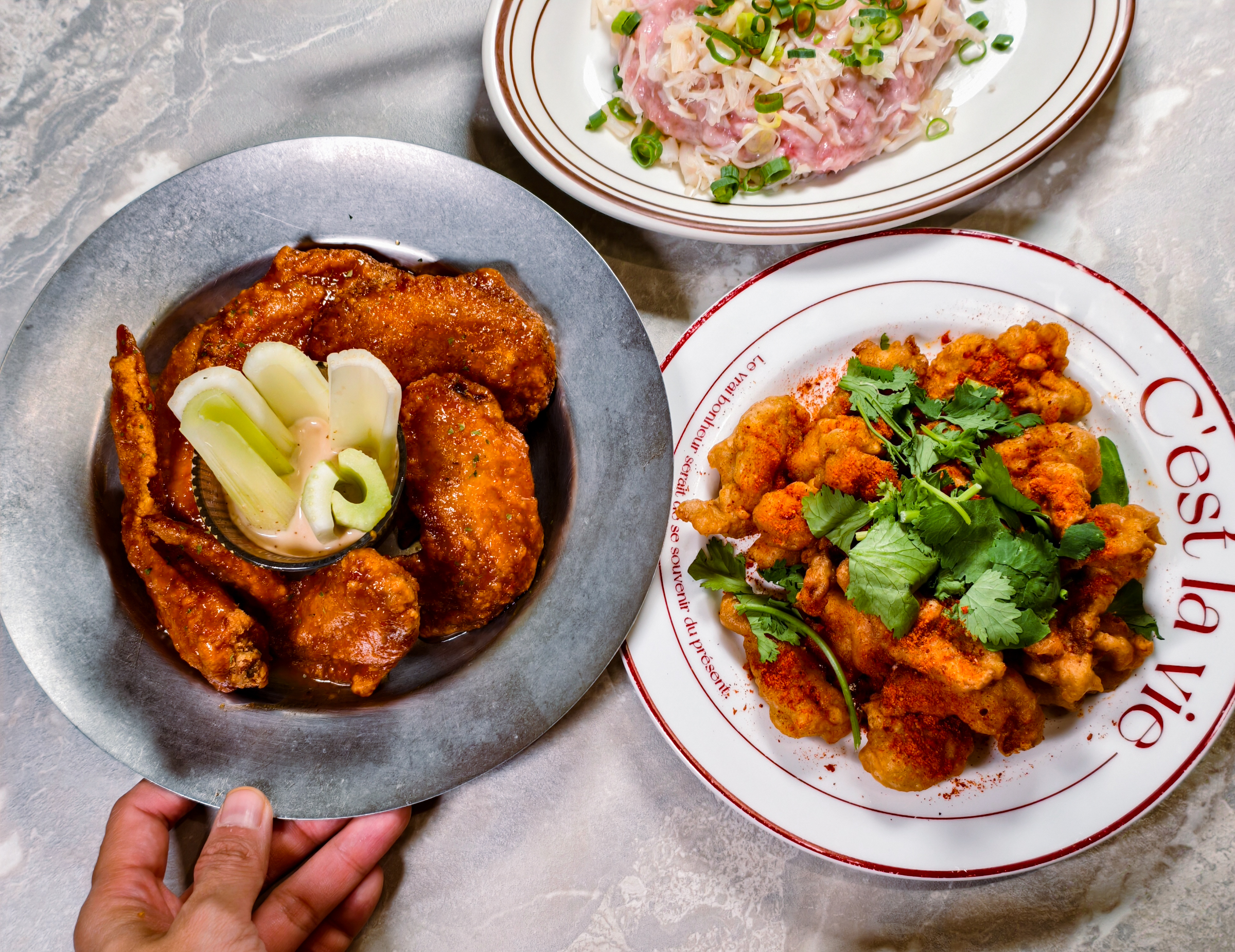 [高雄]無同麻辣鍋物-聚梧桐升級2.0!新堀江質感麻辣火鍋~必吃椒麻牛奶鍋、奶油蒜蝦鮭魚卵雜炊 @美食好芃友（芃芃）