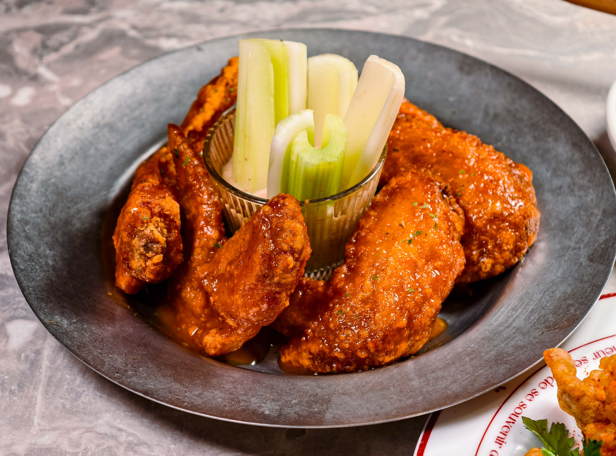 [高雄]無同麻辣鍋物-聚梧桐升級2.0!新堀江質感麻辣火鍋~必吃椒麻牛奶鍋、奶油蒜蝦鮭魚卵雜炊 @美食好芃友（芃芃）