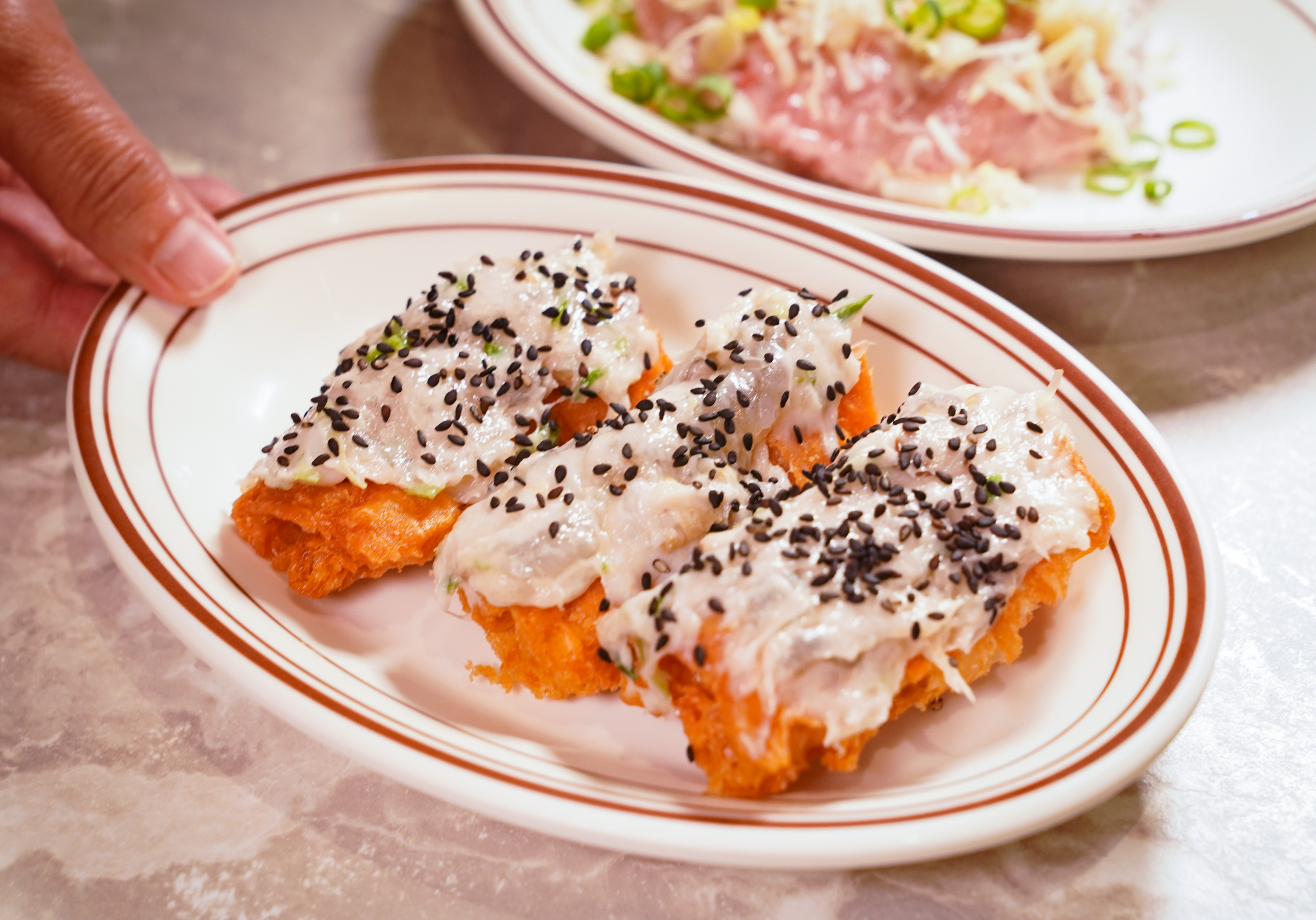 [高雄]無同麻辣鍋物-聚梧桐升級2.0!新堀江質感麻辣火鍋~必吃椒麻牛奶鍋、奶油蒜蝦鮭魚卵雜炊 @美食好芃友（芃芃）