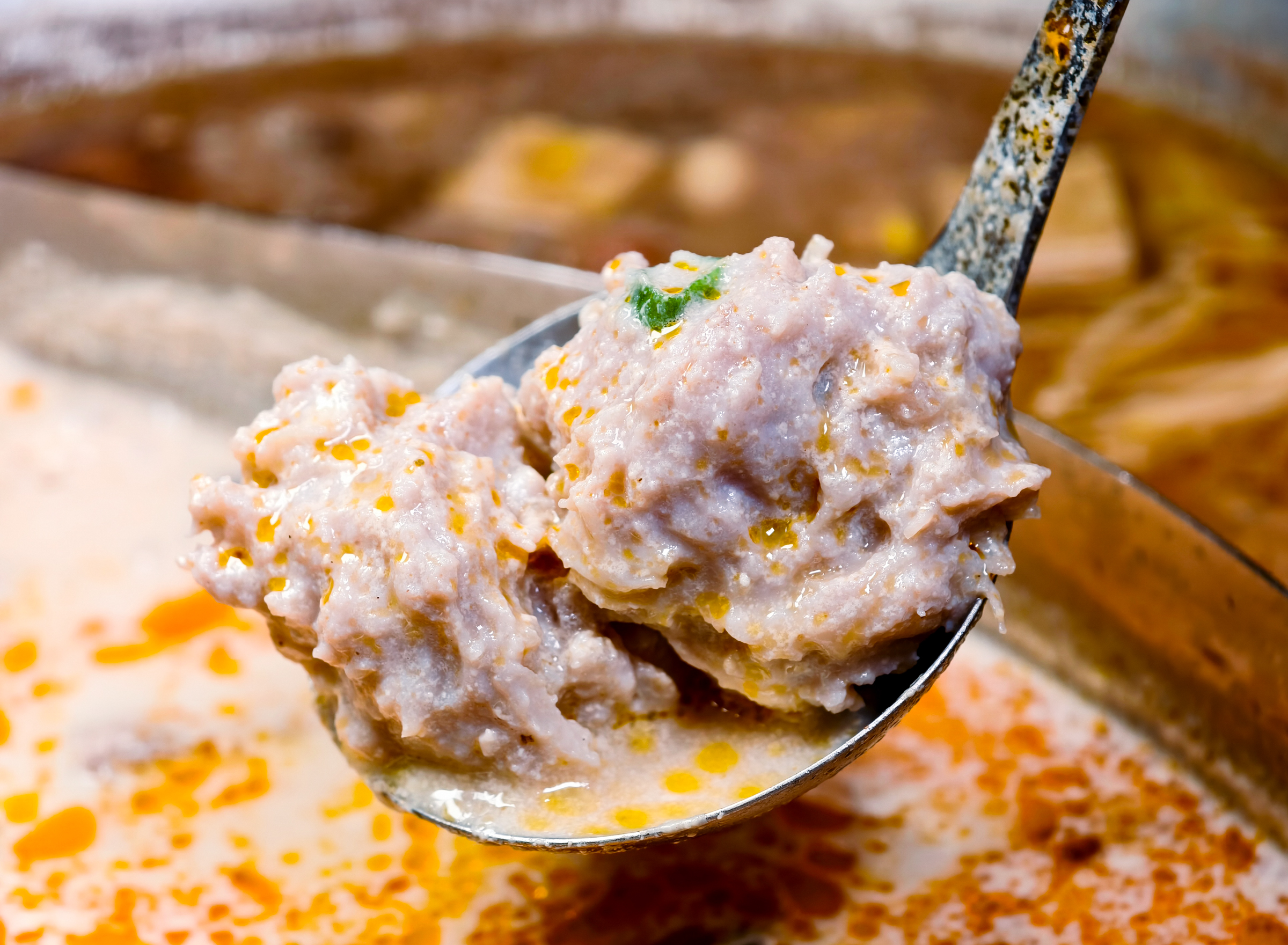 [高雄]無同麻辣鍋物-聚梧桐升級2.0!新堀江質感麻辣火鍋~必吃椒麻牛奶鍋、奶油蒜蝦鮭魚卵雜炊 @美食好芃友（芃芃）