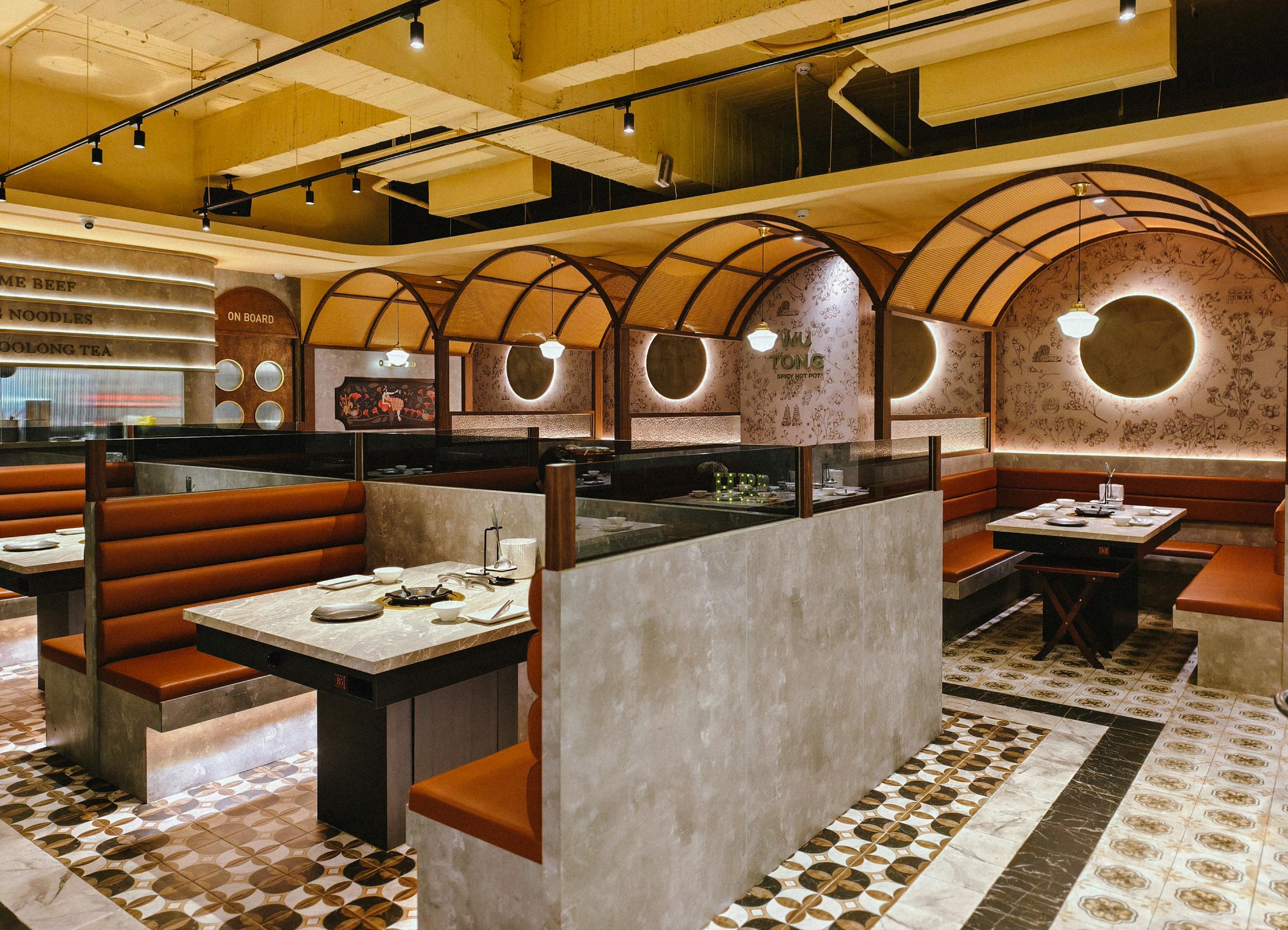 [高雄]無同麻辣鍋物-聚梧桐升級2.0!新堀江質感麻辣火鍋~必吃椒麻牛奶鍋、奶油蒜蝦鮭魚卵雜炊 @美食好芃友（芃芃）