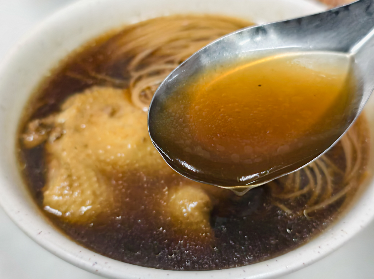 [高雄]鵝鴨莊-後驛低調40年高雄鴨肉老店!美鳳姐也來過~鴨肉切盤、鴨肉拌麵、當歸鴨必點! @美食好芃友（芃芃）