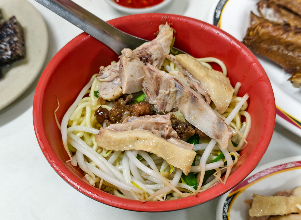 [高雄]鵝鴨莊-後驛低調40年高雄鴨肉老店!美鳳姐也來過~鴨肉切盤、鴨肉拌麵、當歸鴨必點! @美食好芃友（芃芃）