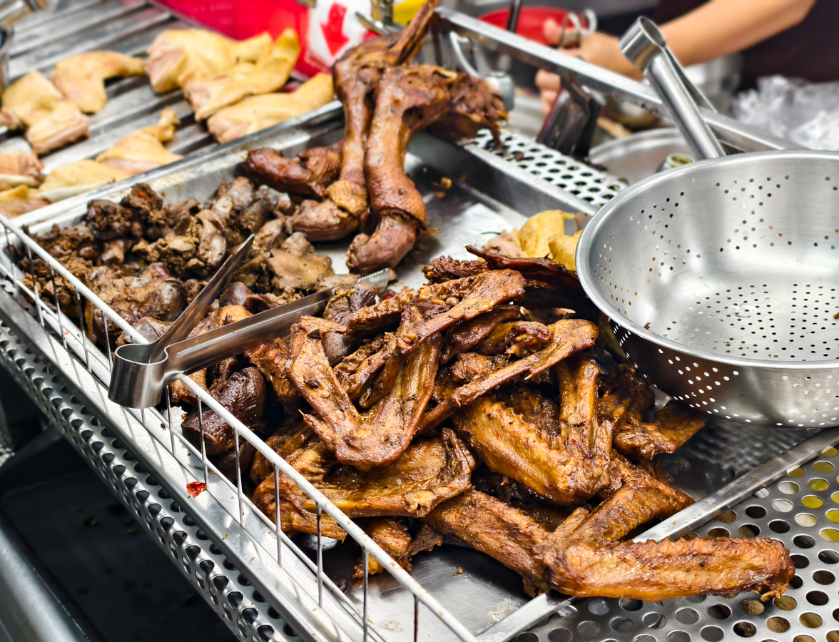 [高雄]鵝鴨莊-後驛低調40年高雄鴨肉老店!美鳳姐也來過~鴨肉切盤、鴨肉拌麵、當歸鴨必點! @美食好芃友（芃芃）