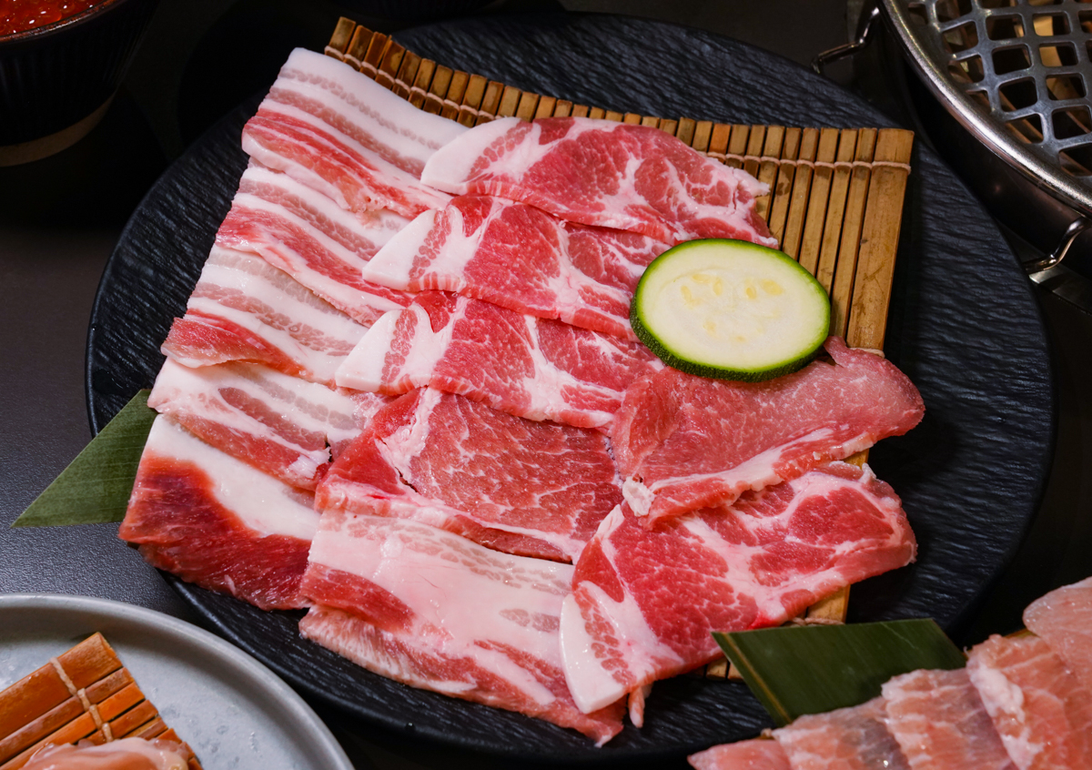 [高雄]伊氣燒肉-建工商圈超夯高雄燒肉!298元起超值特餐燒肉拼盤超划算~ @美食好芃友（芃芃）