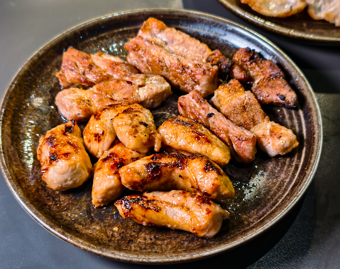 [高雄]伊氣燒肉-建工商圈超夯高雄燒肉!298元起超值特餐燒肉拼盤超划算~ @美食好芃友（芃芃）