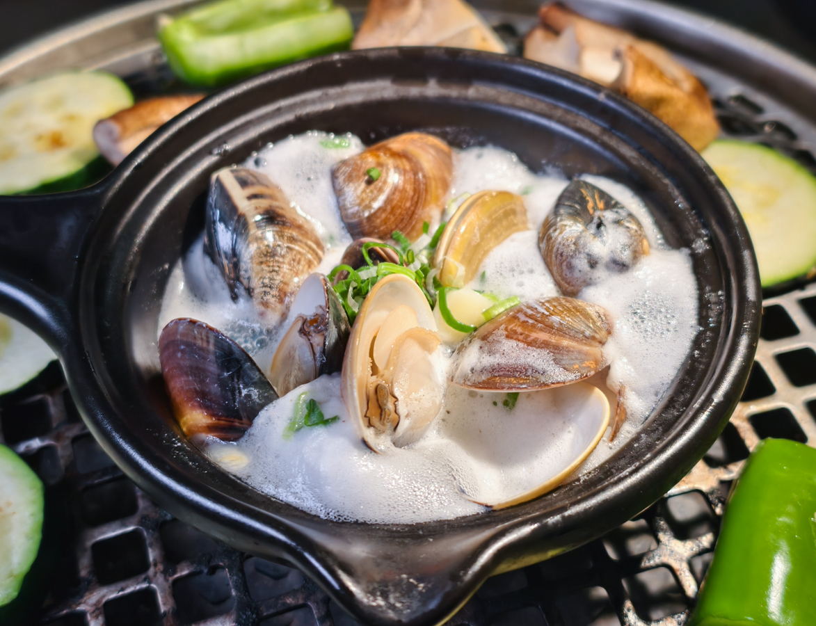 [高雄]伊氣燒肉-建工商圈超夯高雄燒肉!298元起超值特餐燒肉拼盤超划算~ @美食好芃友（芃芃）