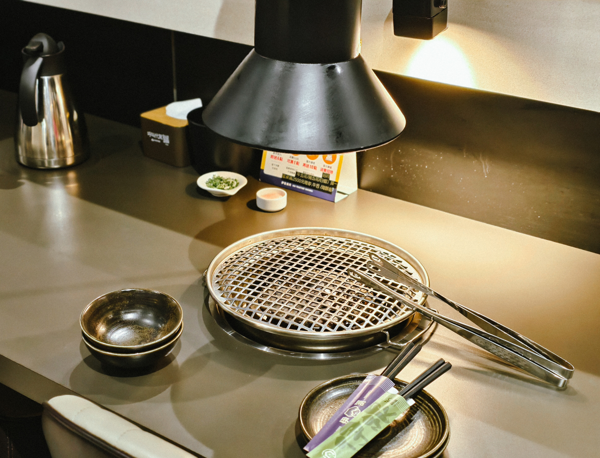 [高雄]伊氣燒肉-建工商圈超夯高雄燒肉!298元起超值特餐燒肉拼盤超划算~ @美食好芃友（芃芃）