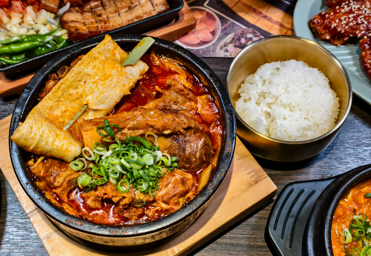 [高雄]玉豆腐-最划算高雄韓式豆腐煲!8樣小菜無限吃~商業午餐268元豆腐煲超划算! @美食好芃友（芃芃）