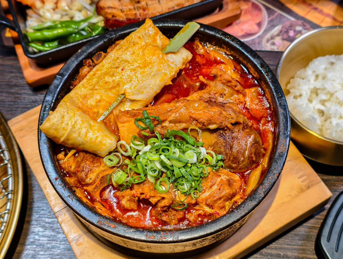 [高雄]玉豆腐-最划算高雄韓式豆腐煲!8樣小菜無限吃~商業午餐268元豆腐煲超划算! @美食好芃友（芃芃）