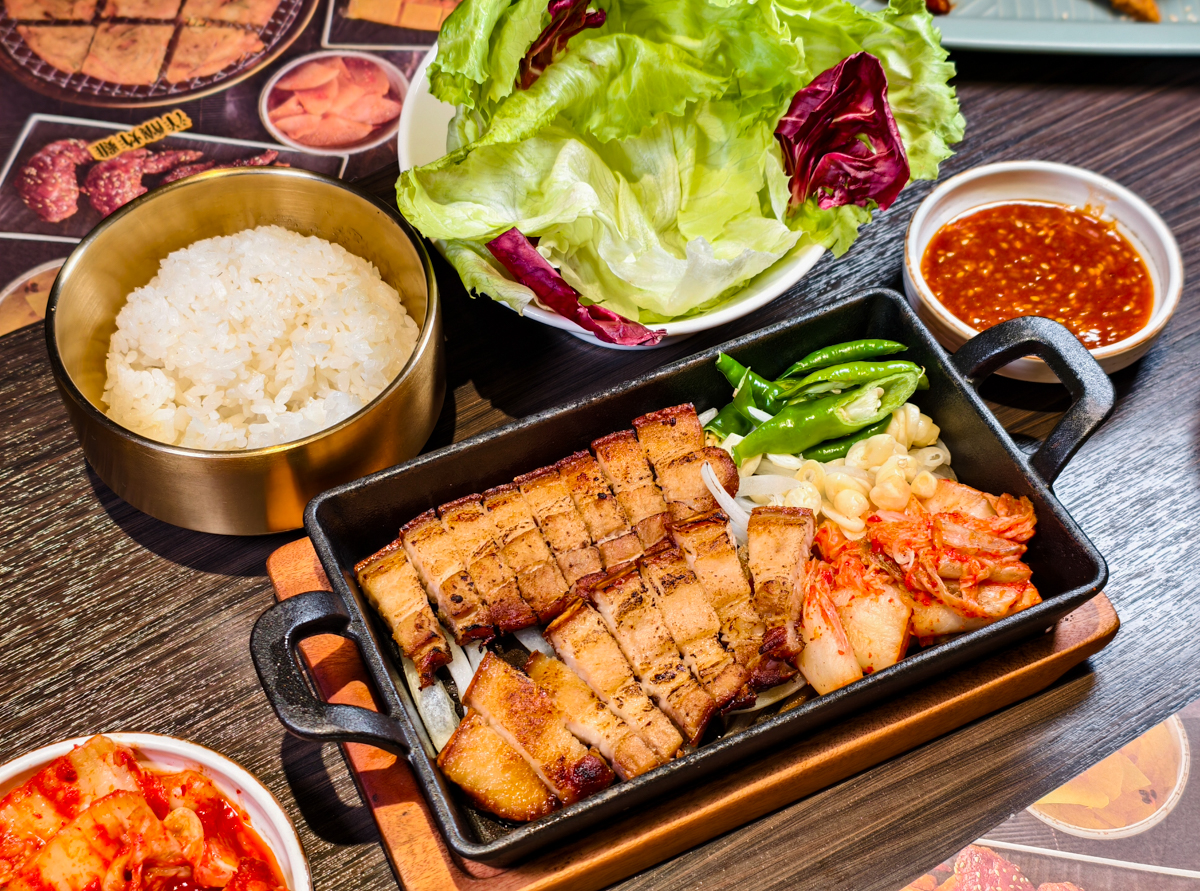 [高雄]玉豆腐-最划算高雄韓式豆腐煲!8樣小菜無限吃~商業午餐268元豆腐煲超划算! @美食好芃友（芃芃）