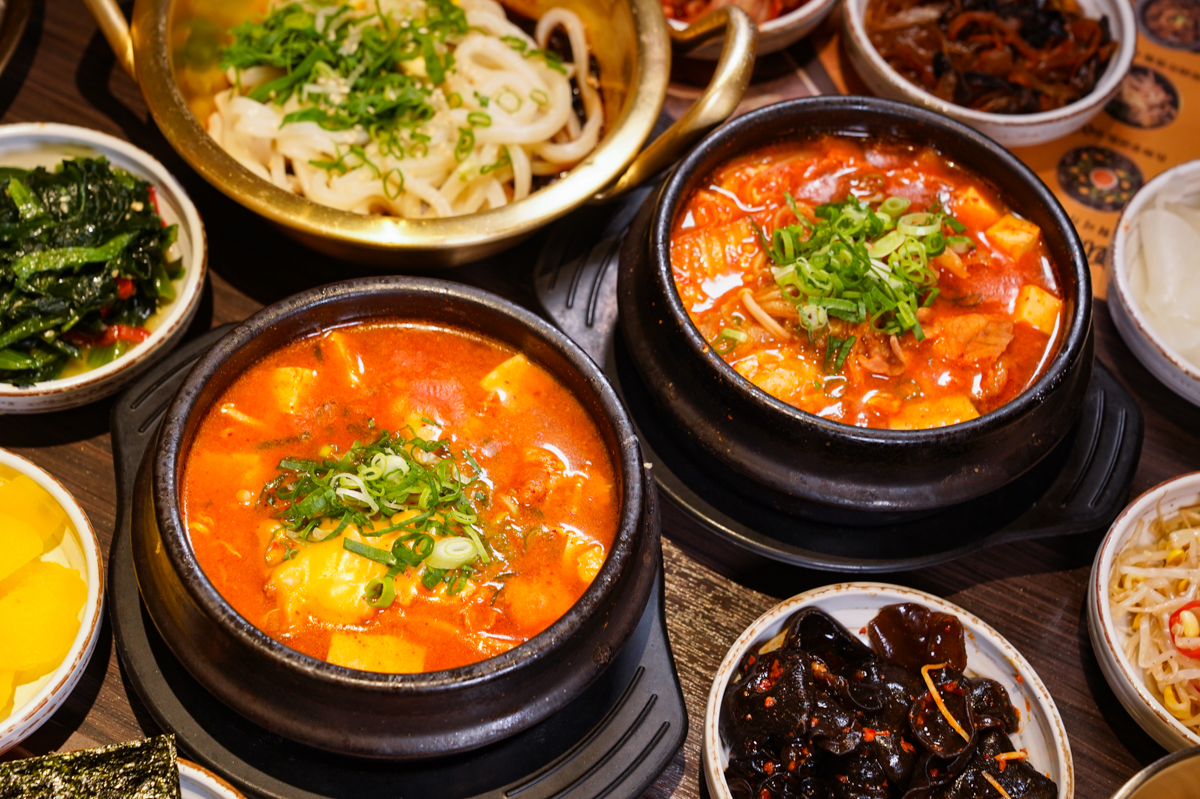 [高雄]玉豆腐-最划算高雄韓式豆腐煲!8樣小菜無限吃~商業午餐268元豆腐煲超划算! @美食好芃友（芃芃）