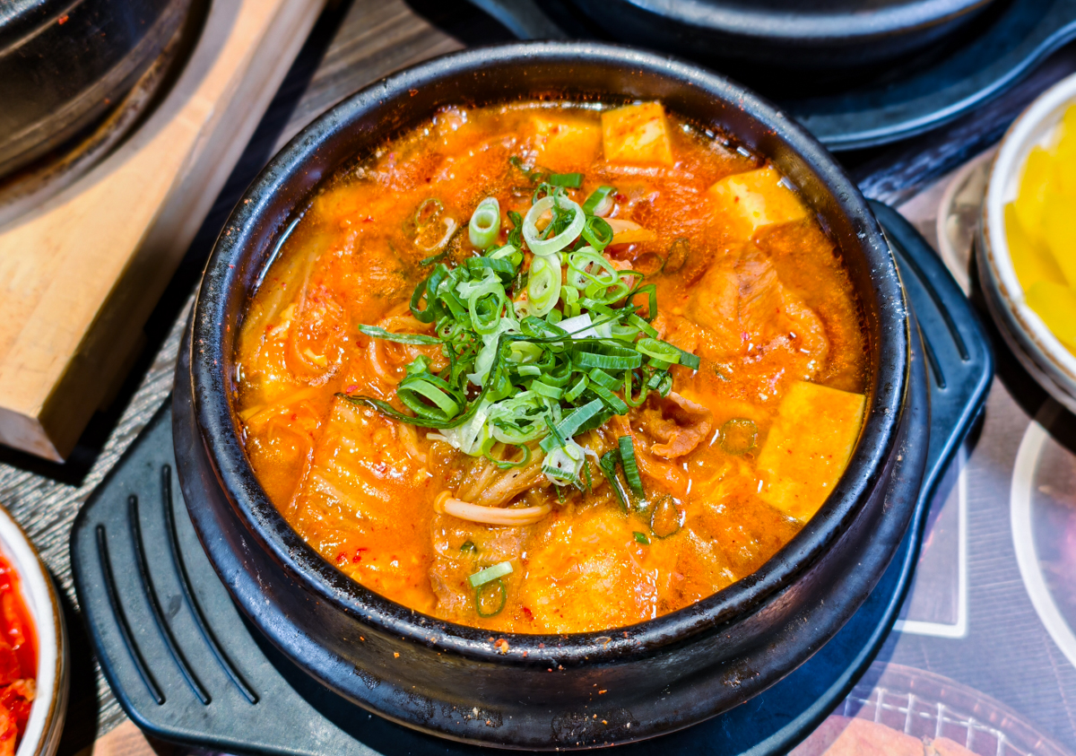 [高雄]玉豆腐-最划算高雄韓式豆腐煲!8樣小菜無限吃~商業午餐268元豆腐煲超划算! @美食好芃友（芃芃）