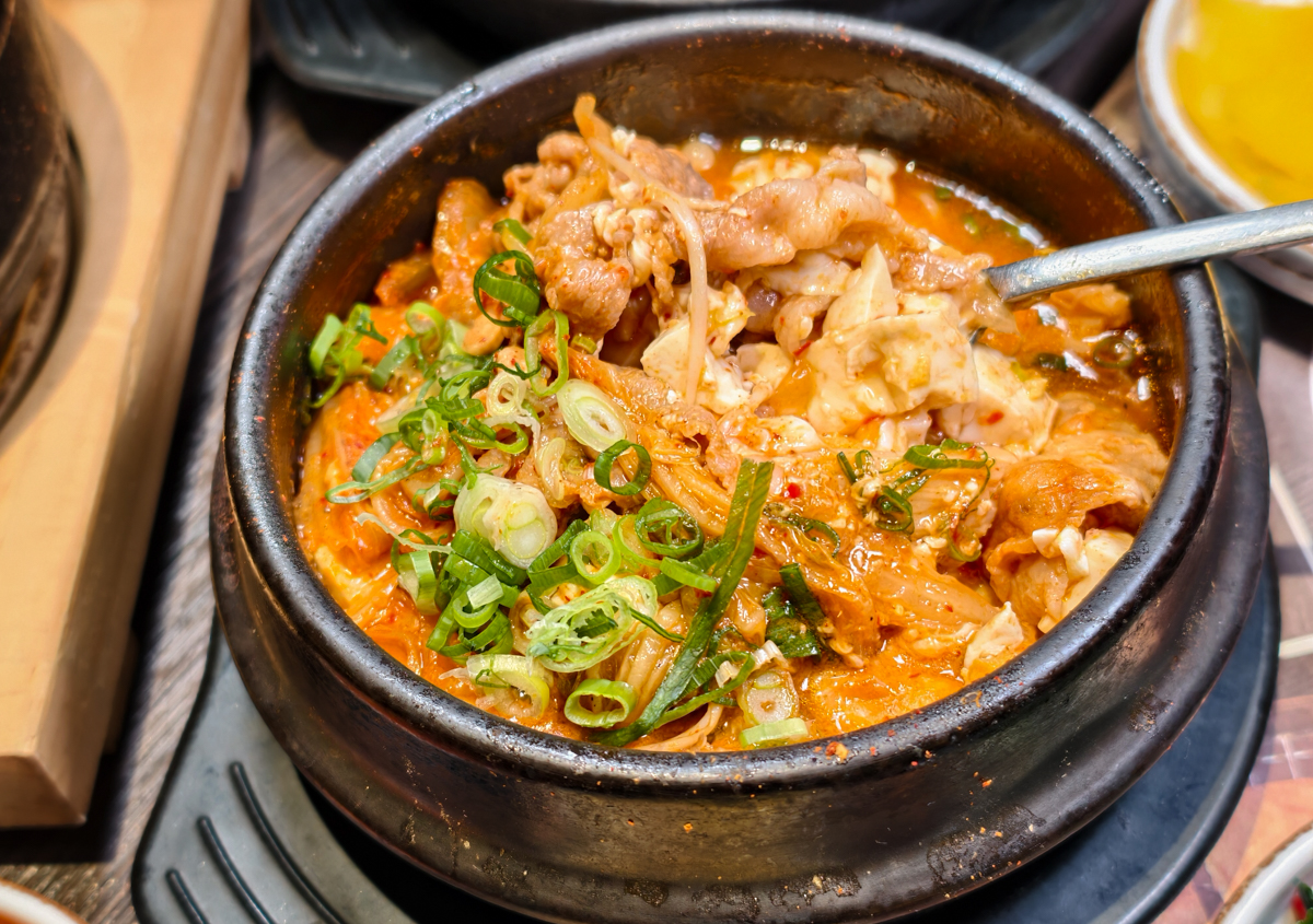 [高雄]玉豆腐-最划算高雄韓式豆腐煲!8樣小菜無限吃~商業午餐268元豆腐煲超划算! @美食好芃友（芃芃）